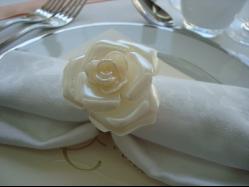 2 ronds de serviettes mariage  fleur ivoire