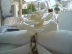 2 ronds de serviettes mariage  fleur ivoire
